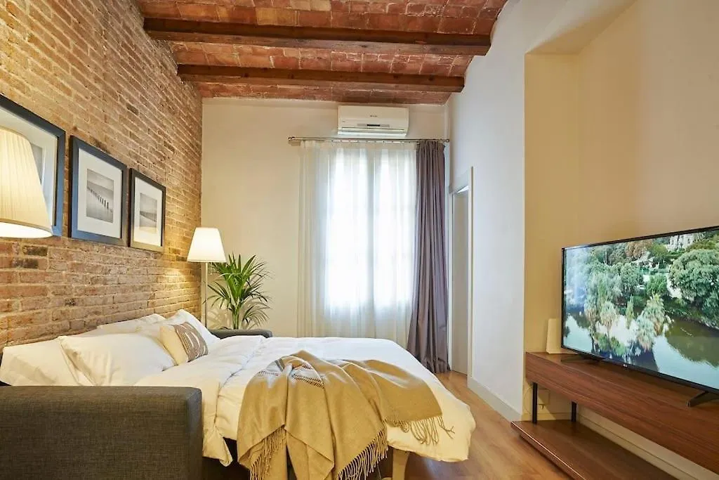 Catalan Comfort Near Sagrada Familia By Myrentalhost Barcelona Spanien