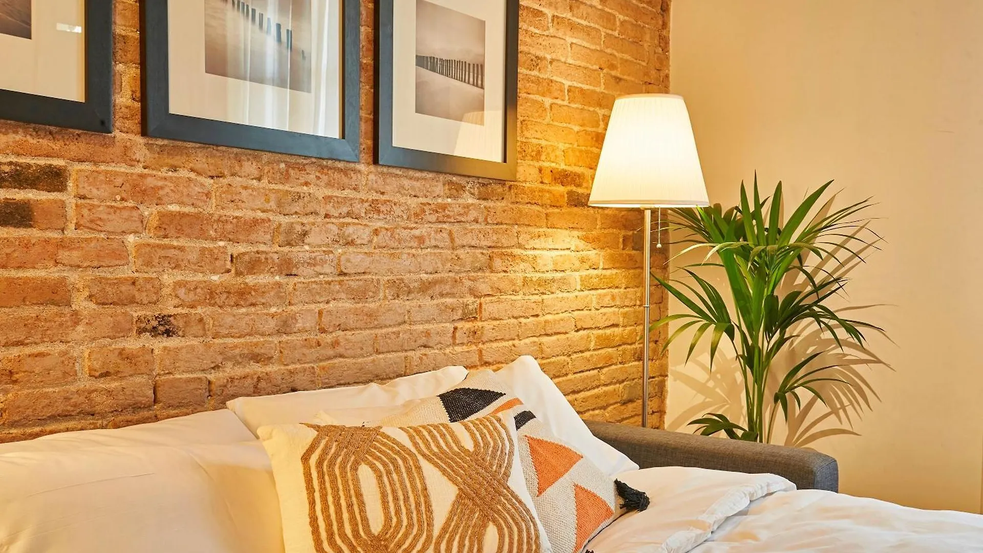 Catalan Comfort Near Sagrada Familia By Myrentalhost Barcelona 0*,  Spain